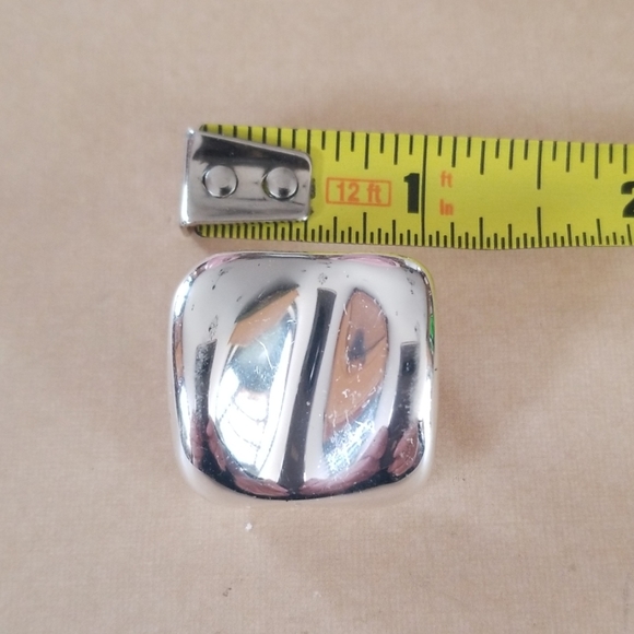 Vintage 1950s Mid Century Silver Tone Metal Wave Design Clip On Earrings - Picture 10 of 11